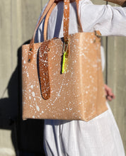 Load image into Gallery viewer, Natural Veg Tan Leather With White Splatter Open Top Crossbody Tote
