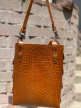 Load image into Gallery viewer, Shiny Caramel Croc Embossed Open Top Crossbody Tote
